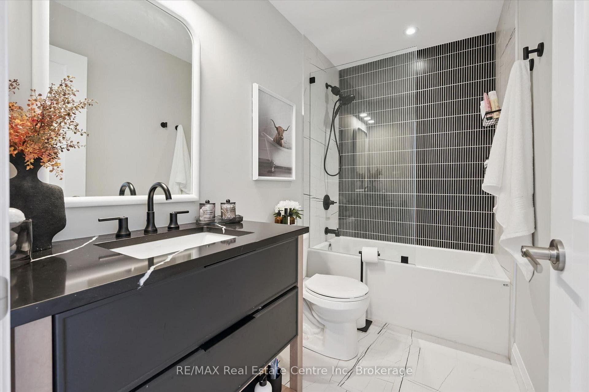 3 Queensbrook Crescent photo 22