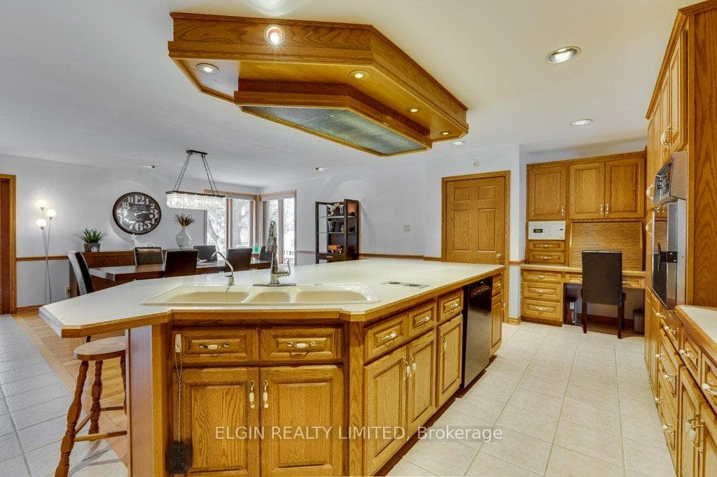 324 Carlow Road photo 16