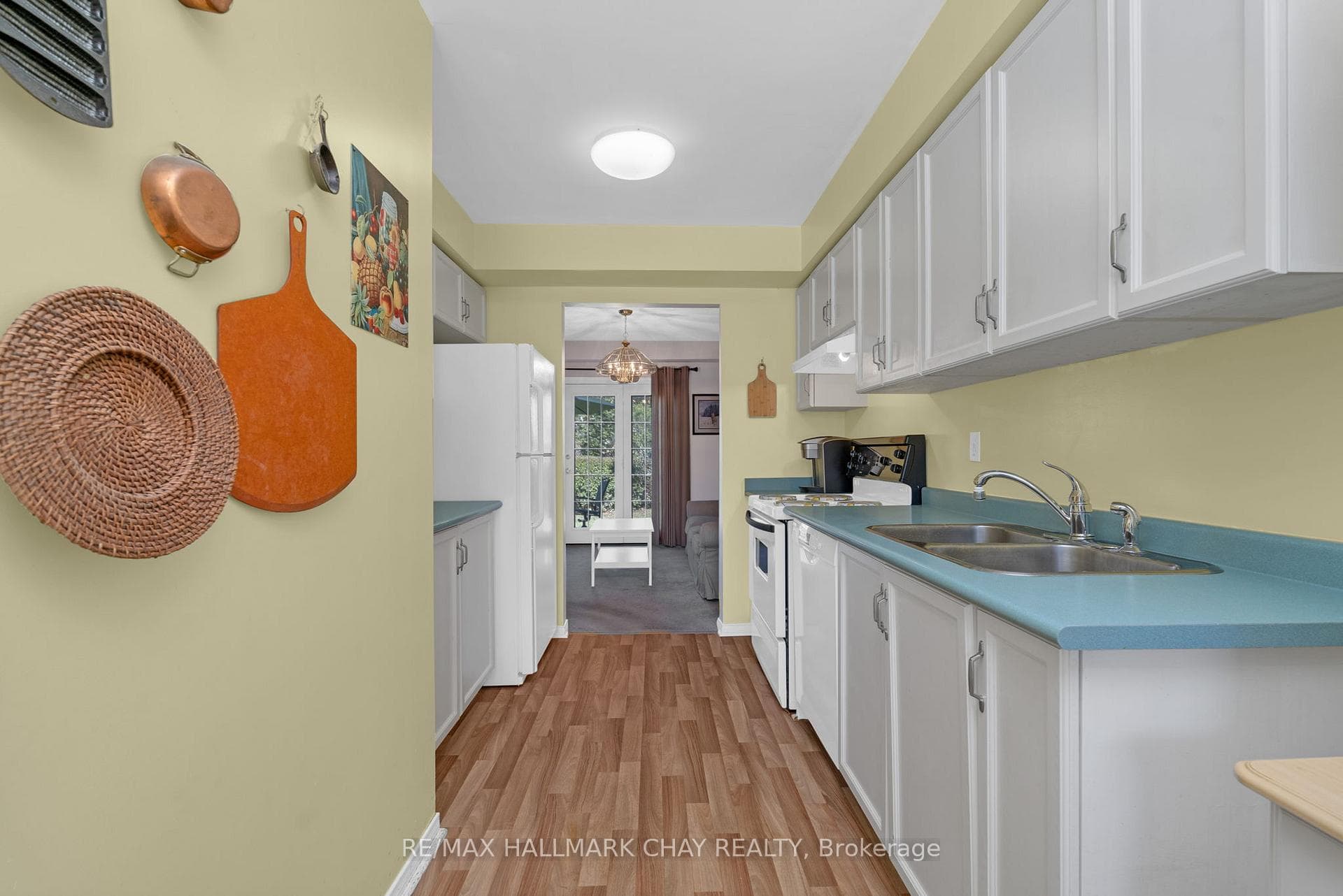 77 Lyfytt Crescent photo 9