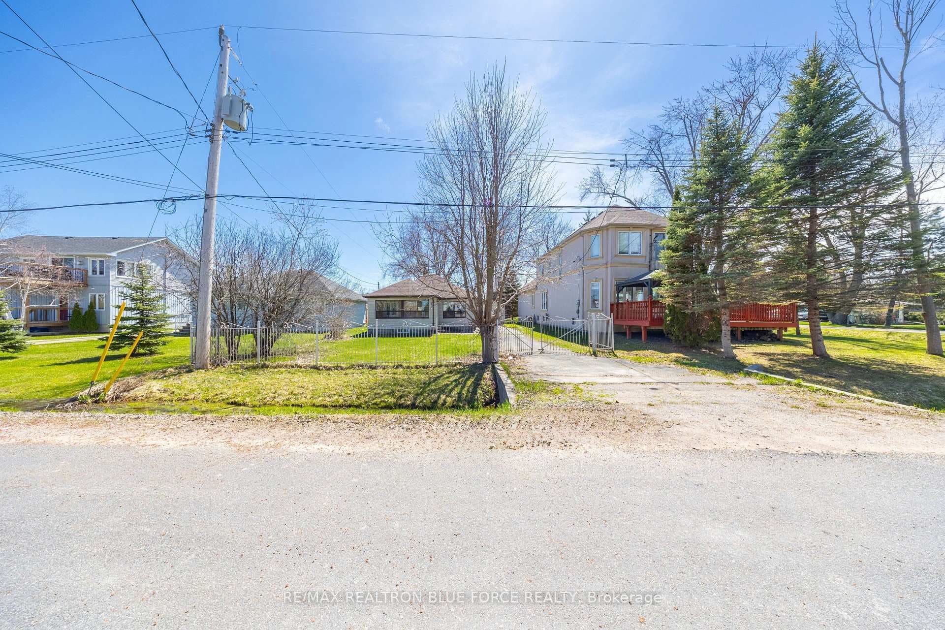 57 Lakeshore Road photo 4