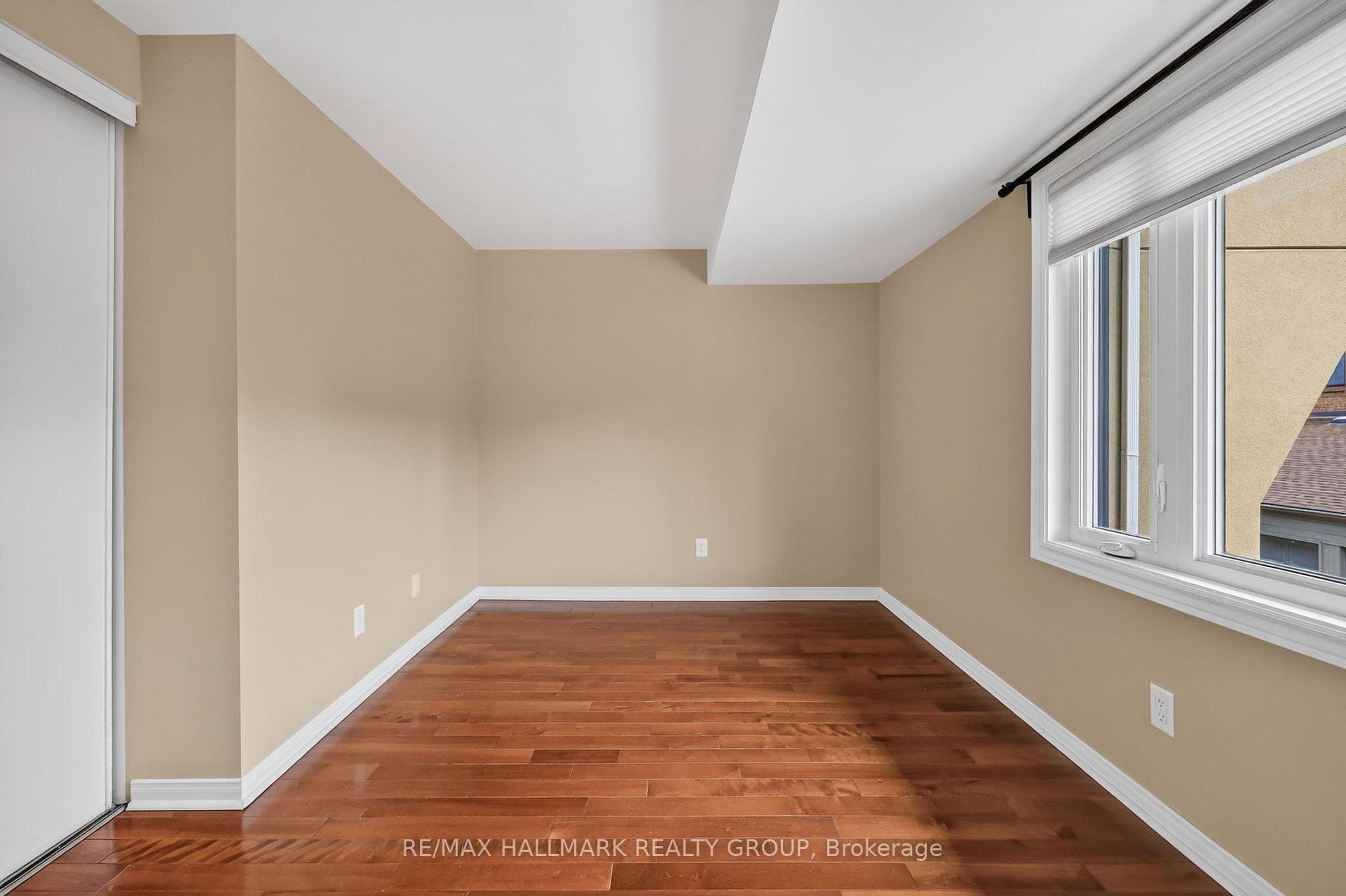 290 CATHCART Street Unit 22 photo 25