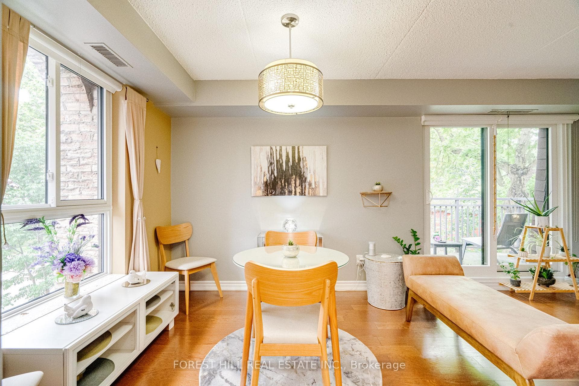 15390 Yonge Street Unit 401 photo 10