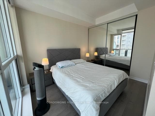 770 Bay Street Unit 1803 photo 8