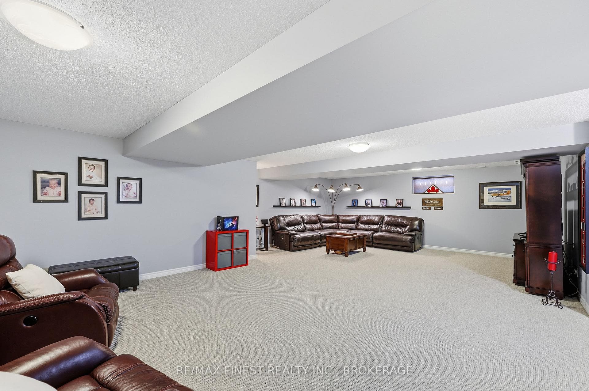 1667 Crimson Crescent photo 27