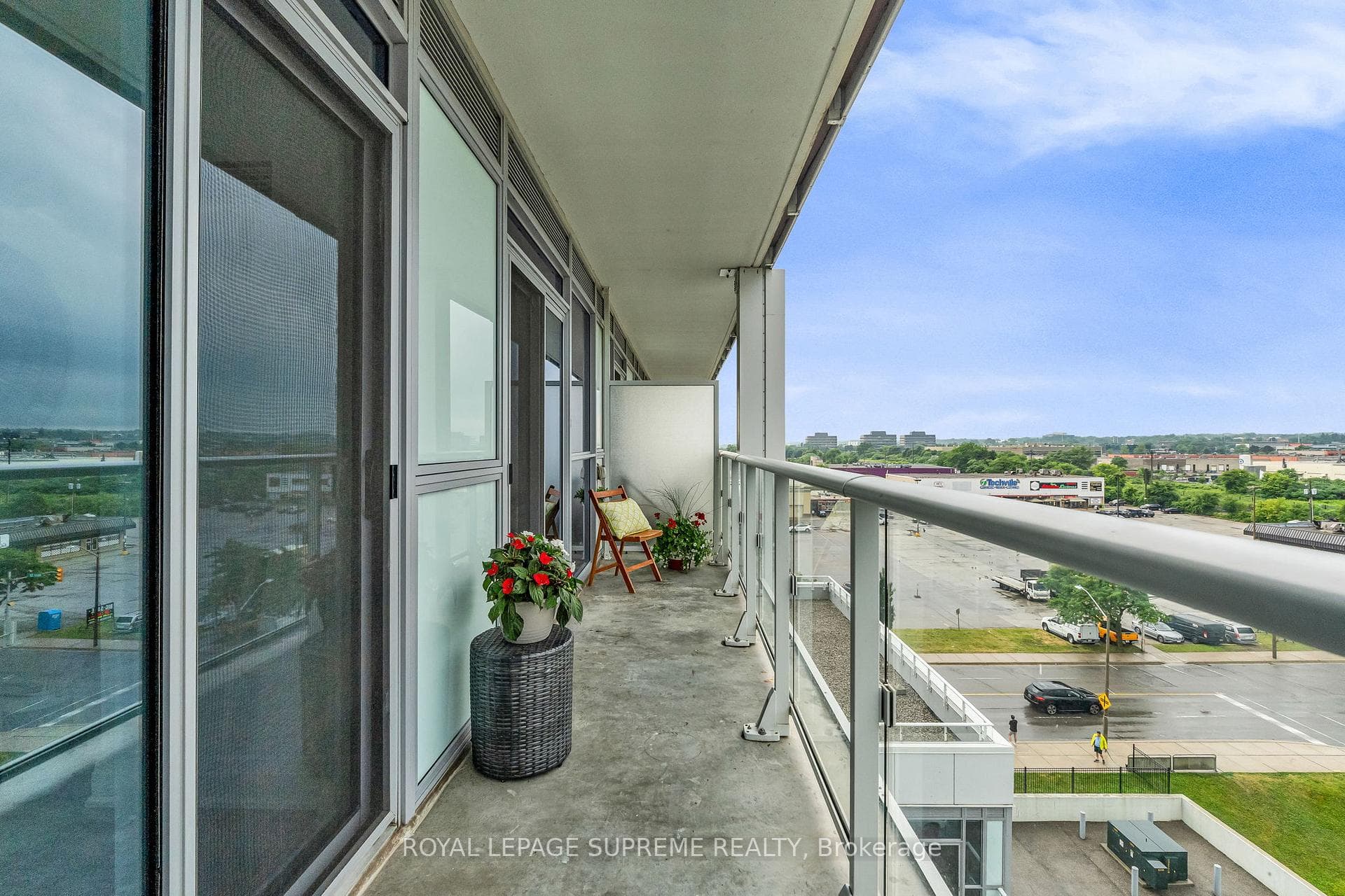 65 Speers Road Unit 612 photo 29
