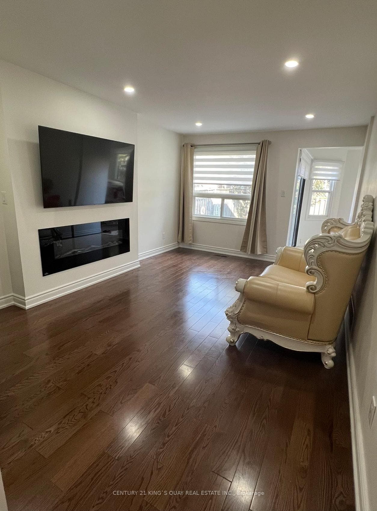 75 Cairns Drive photo 2