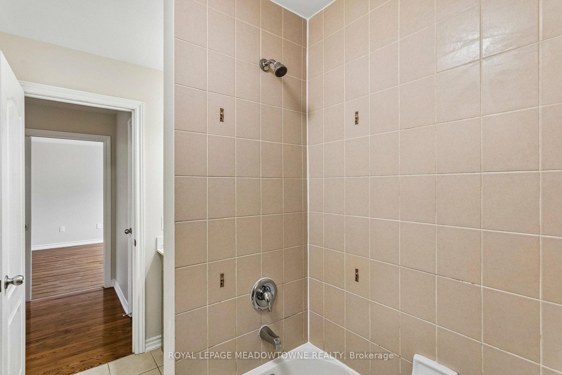15 Learmont Avenue Unit Upper photo 35