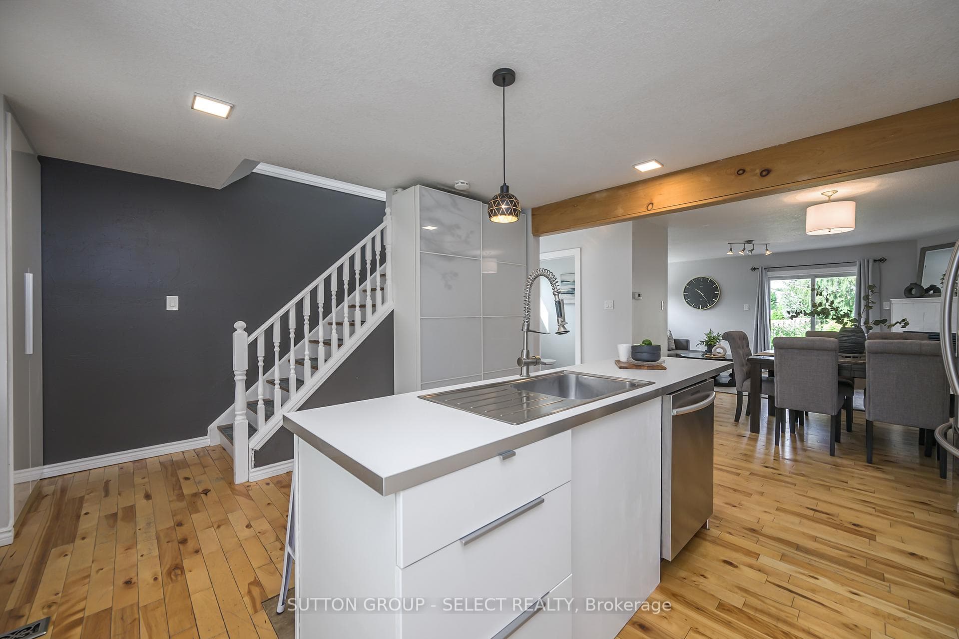 6 Moreau Crescent photo 12