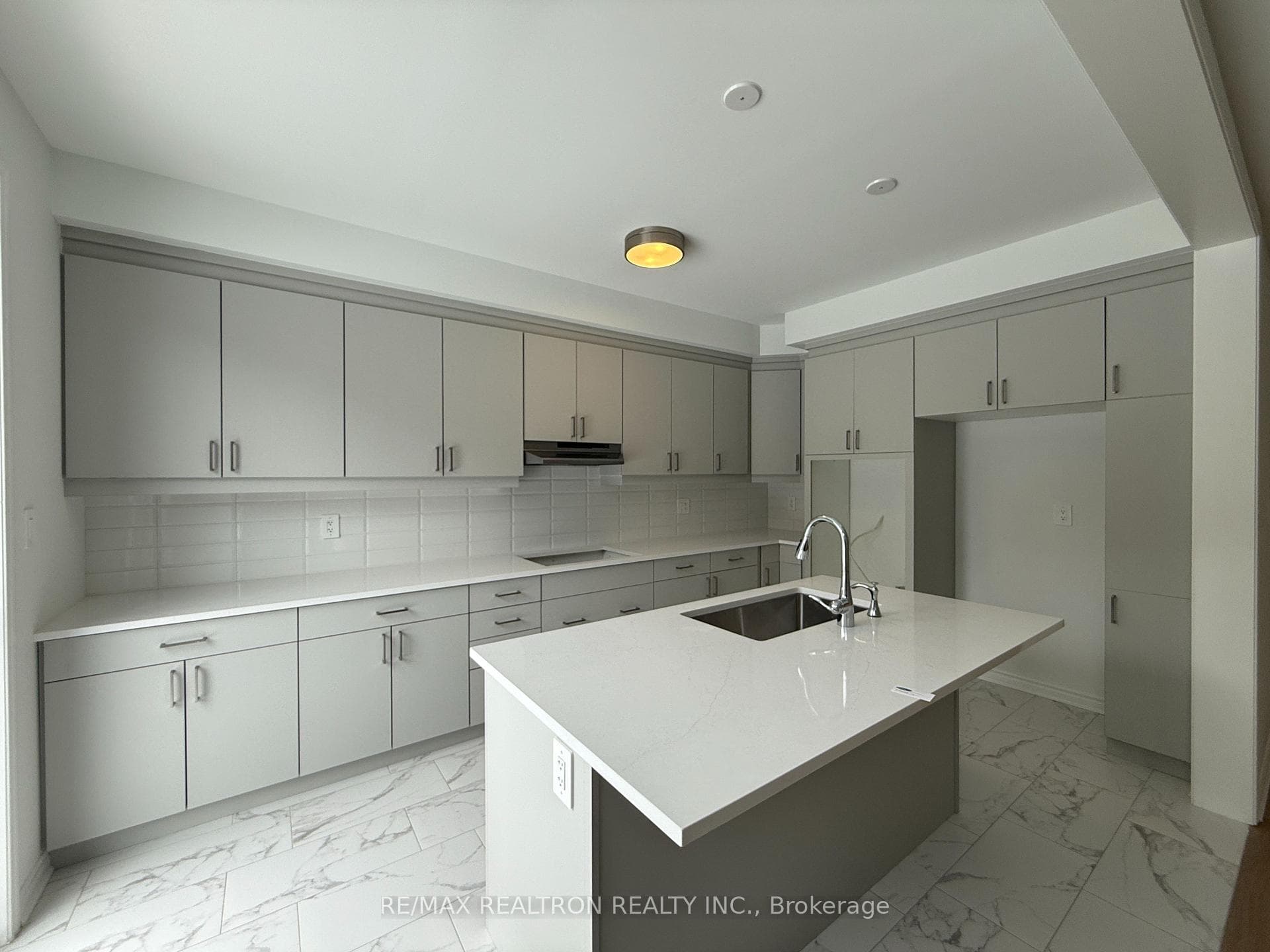 21 Moss Drive photo 8