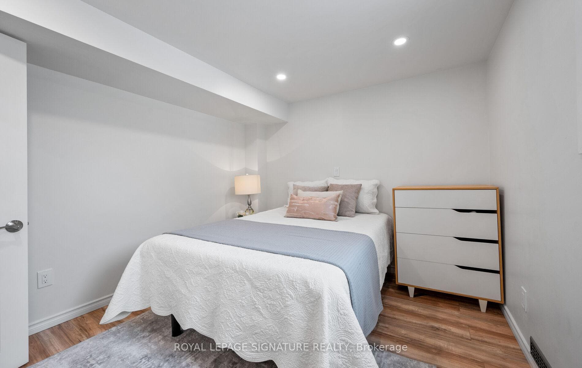 6943 Estoril Road photo 39