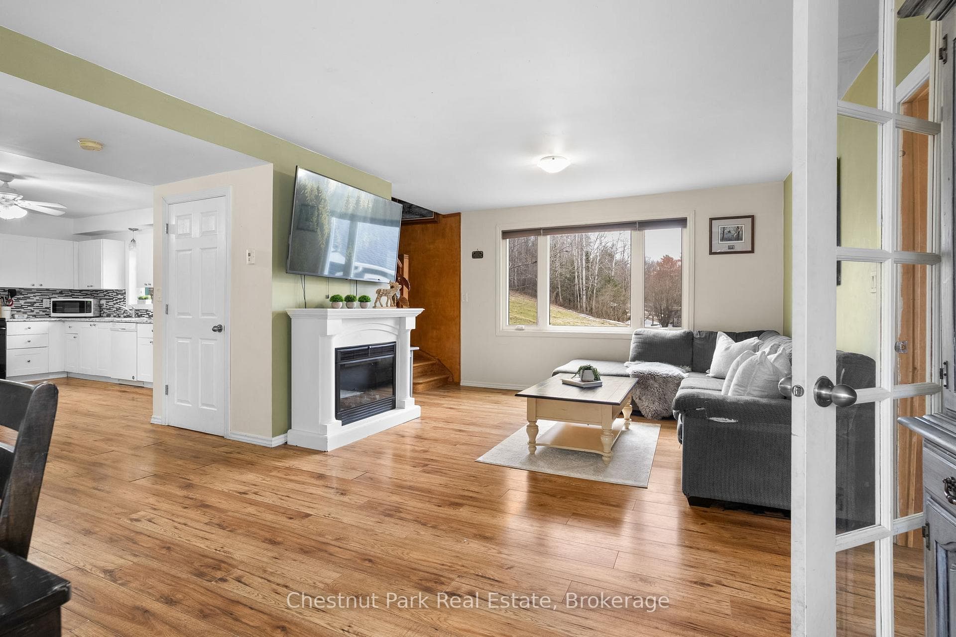 96 James Street photo 3
