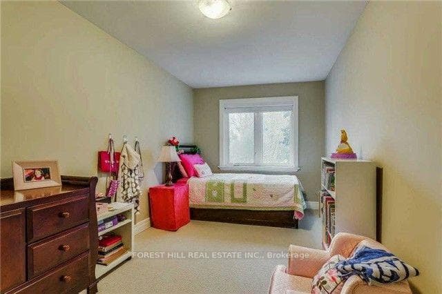 72 Fairleigh Crescent photo 4
