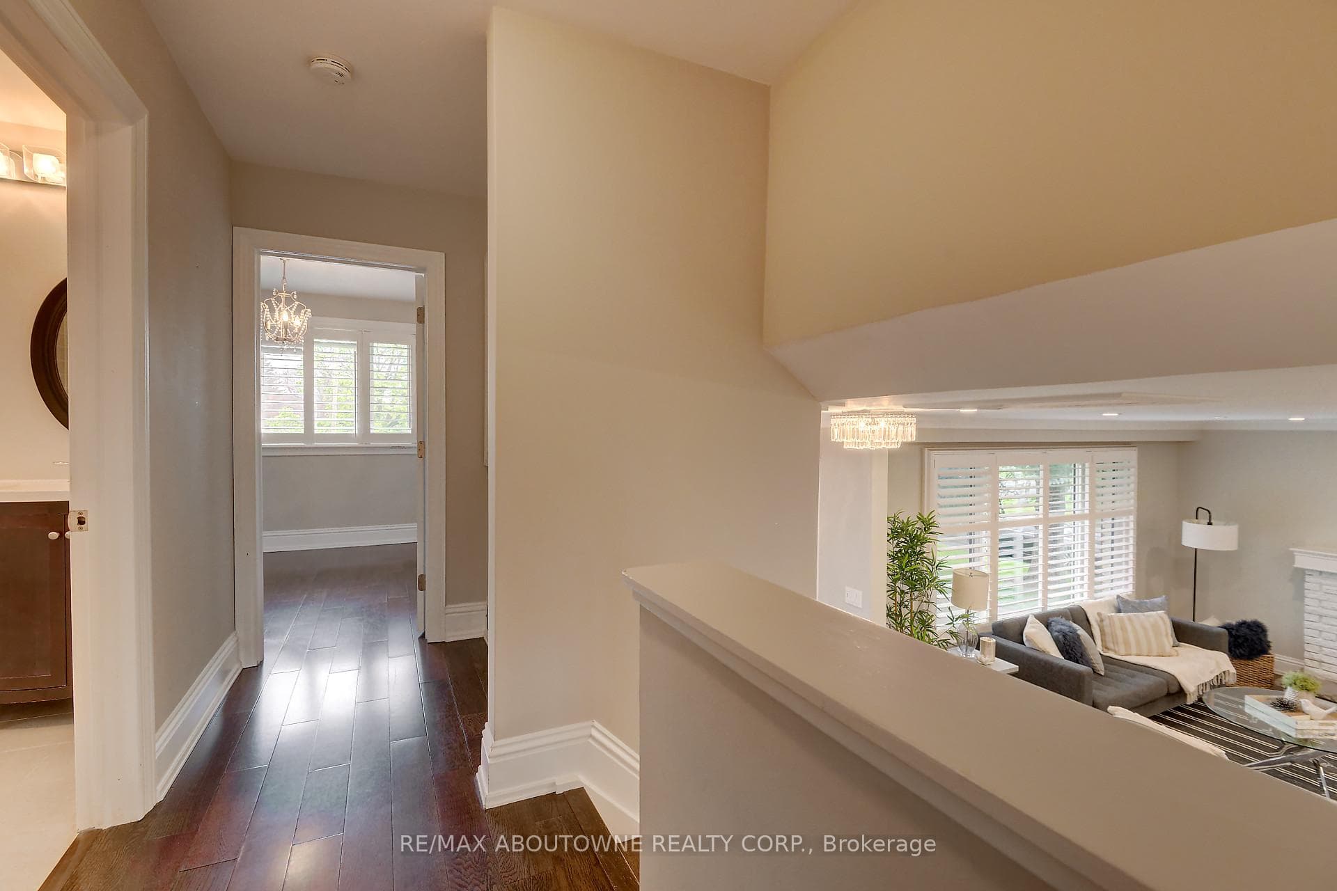 255 Wales Crescent photo 25