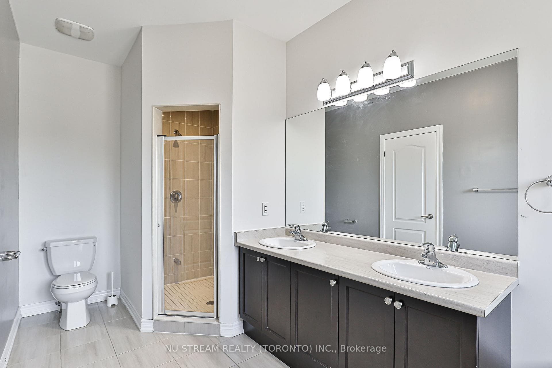 194 Paradelle Drive photo 32