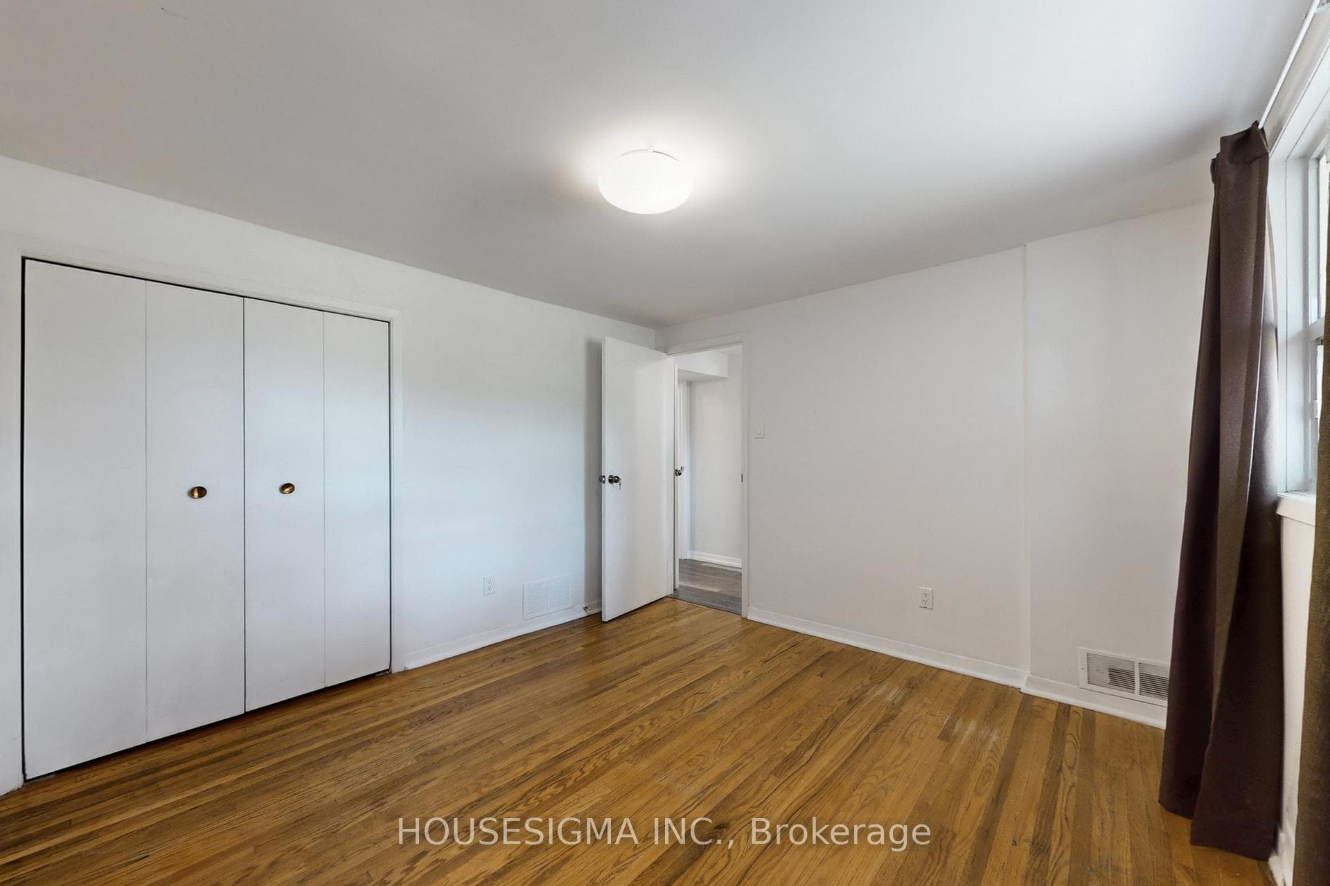 65 Bellbury Crescent photo 34