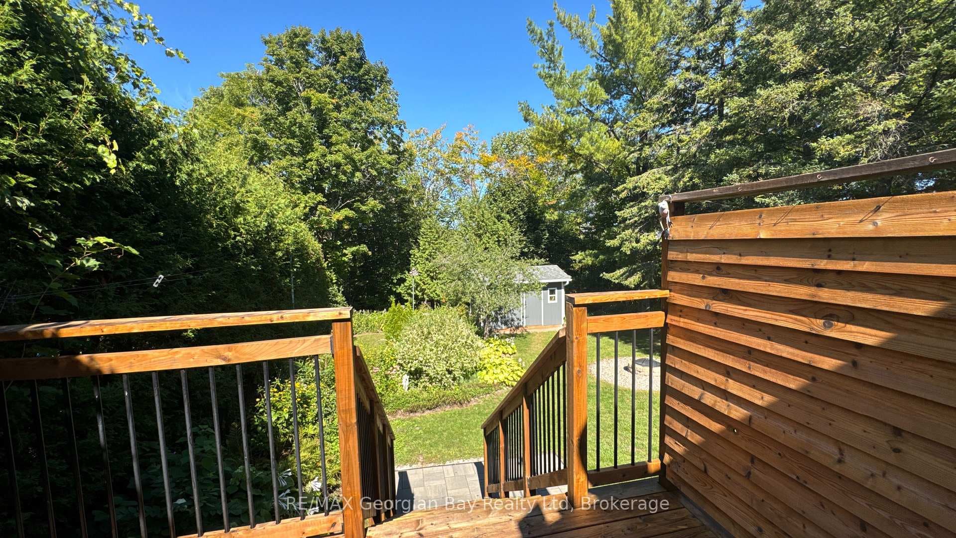 754 Victoria Street photo 9