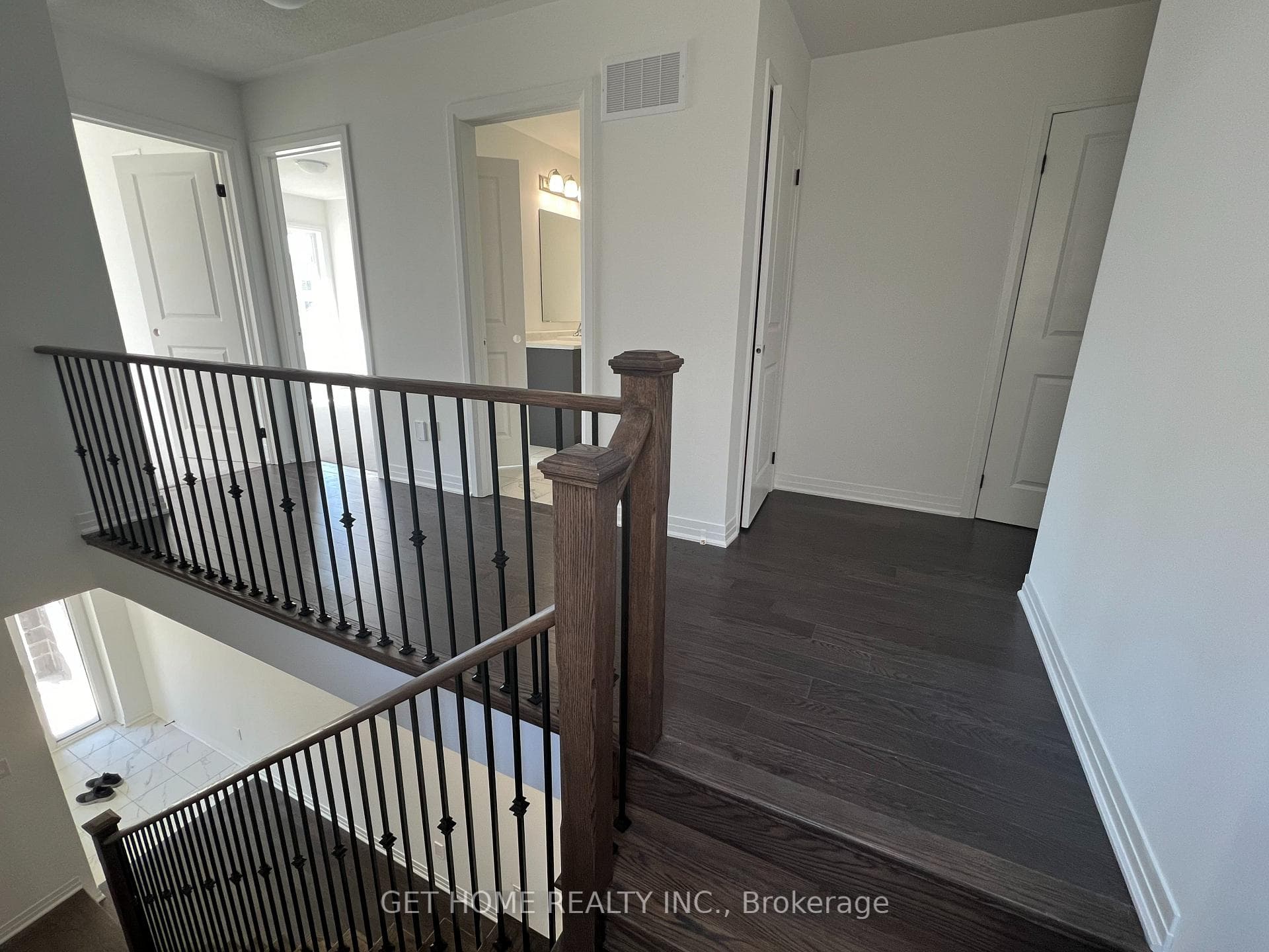 22 Deer Ridge Crescent photo 8