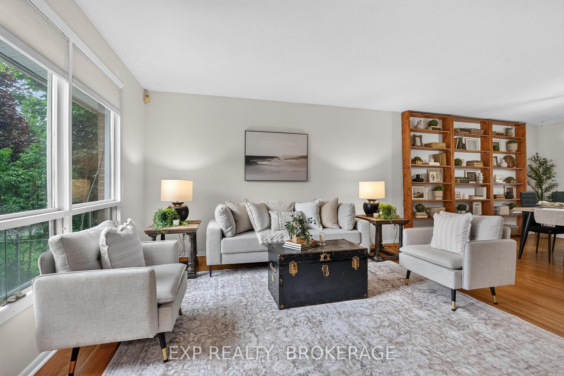 11 PEMBER Place photo 6