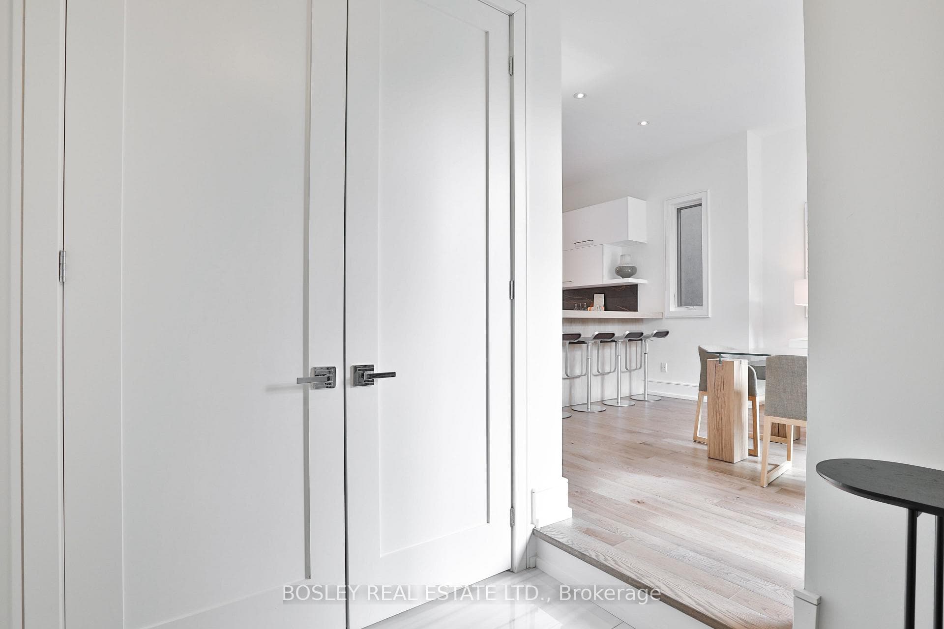 150 Albertus Avenue photo 2