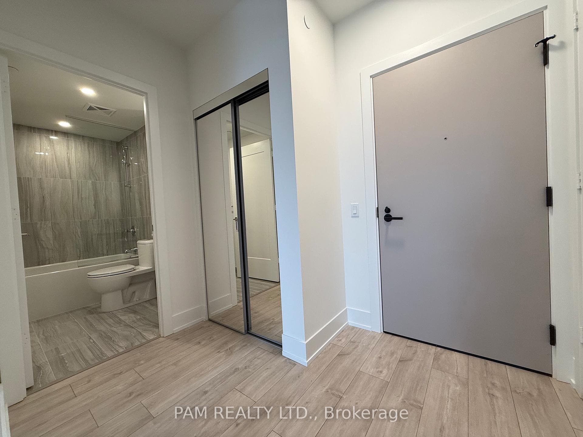 858 Dupont Street Unit 639 photo 11