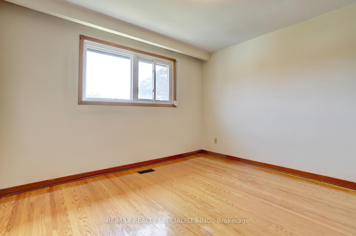 746 Runningbrook Drive photo 18