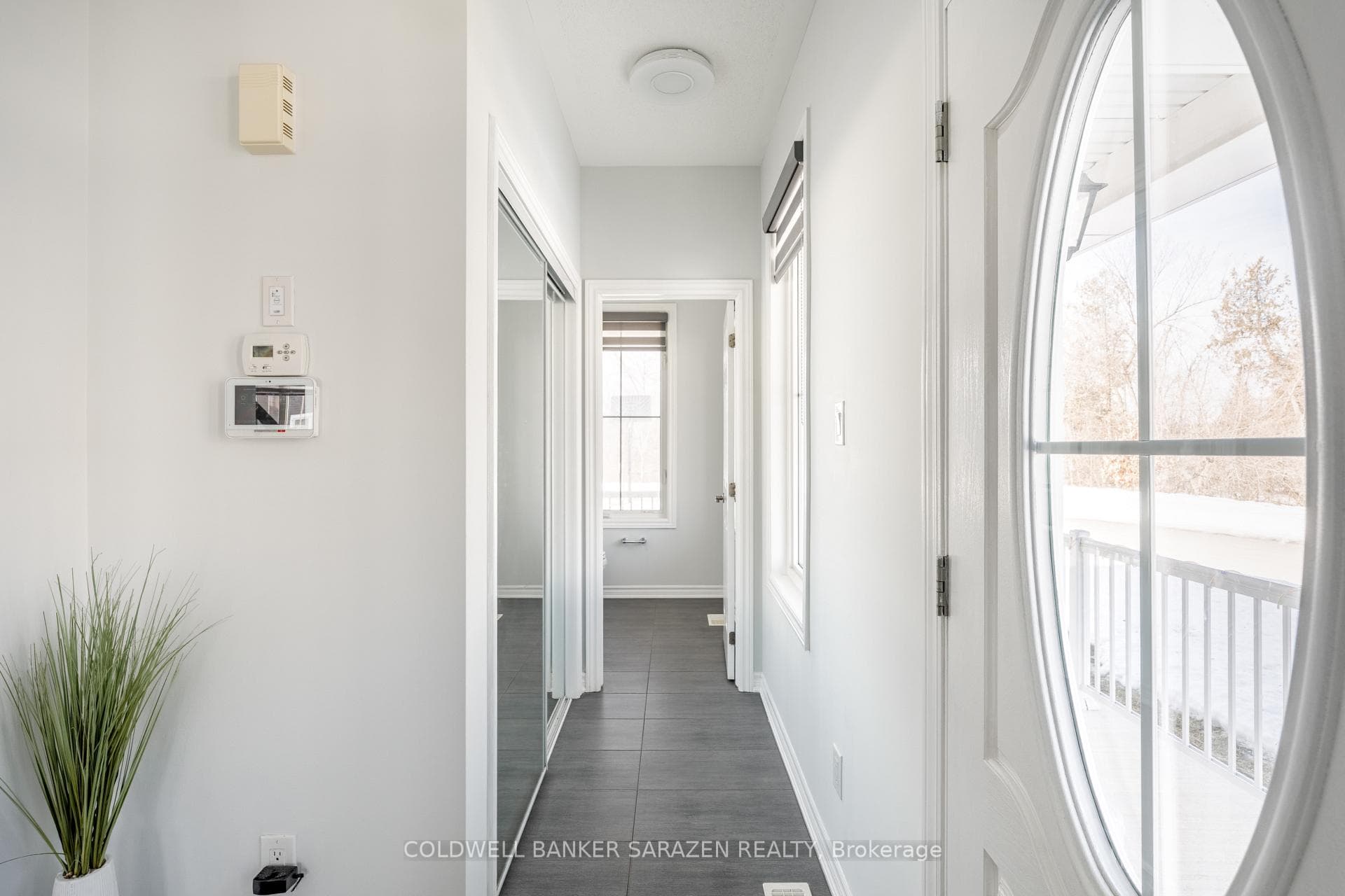 677 Broad Cove Crescent photo 4