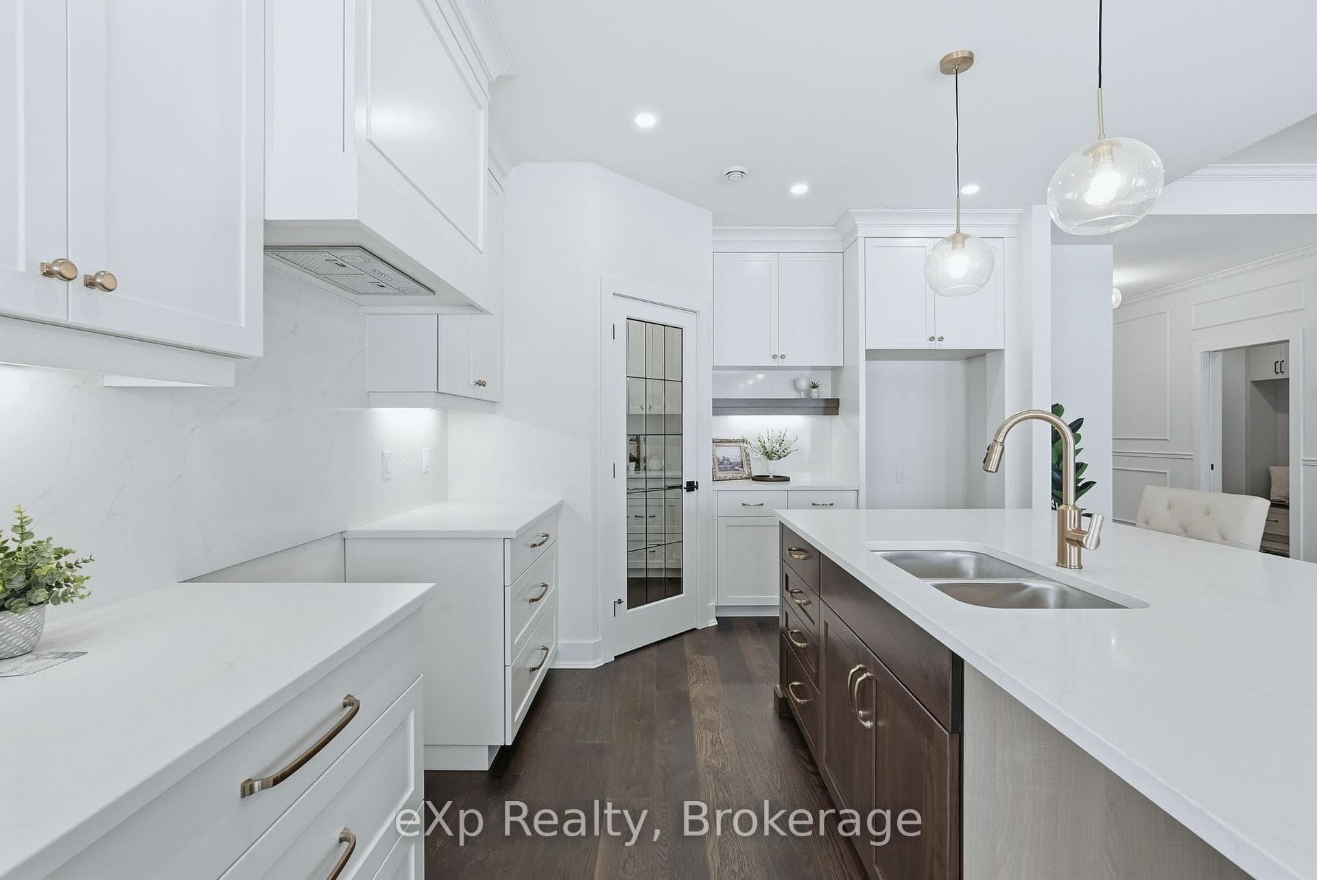 1036 Walton Avenue photo 14
