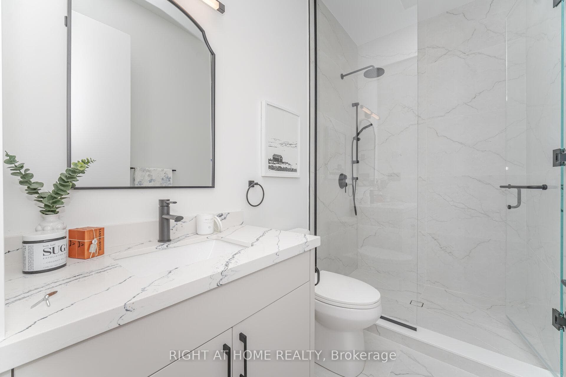 289 Valermo Drive photo 38