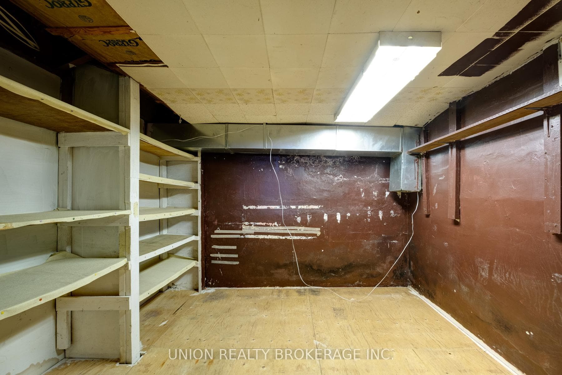 40 Red Deer Avenue photo 15