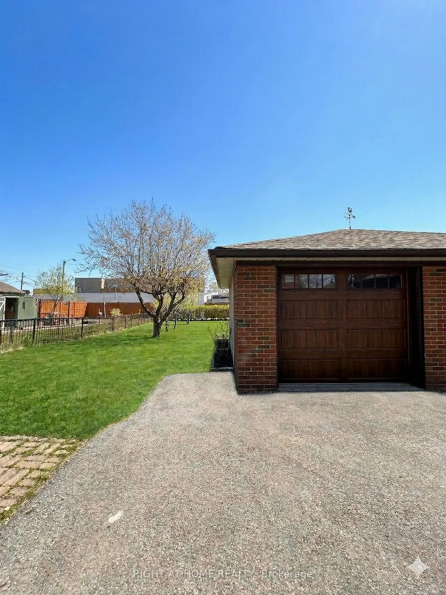 15 Arrowsmith Avenue Unit 1A photo 2