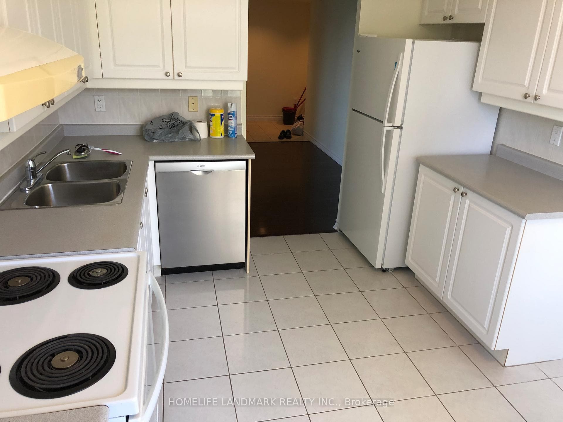 18 Sommerset Way Unit 816 photo 8