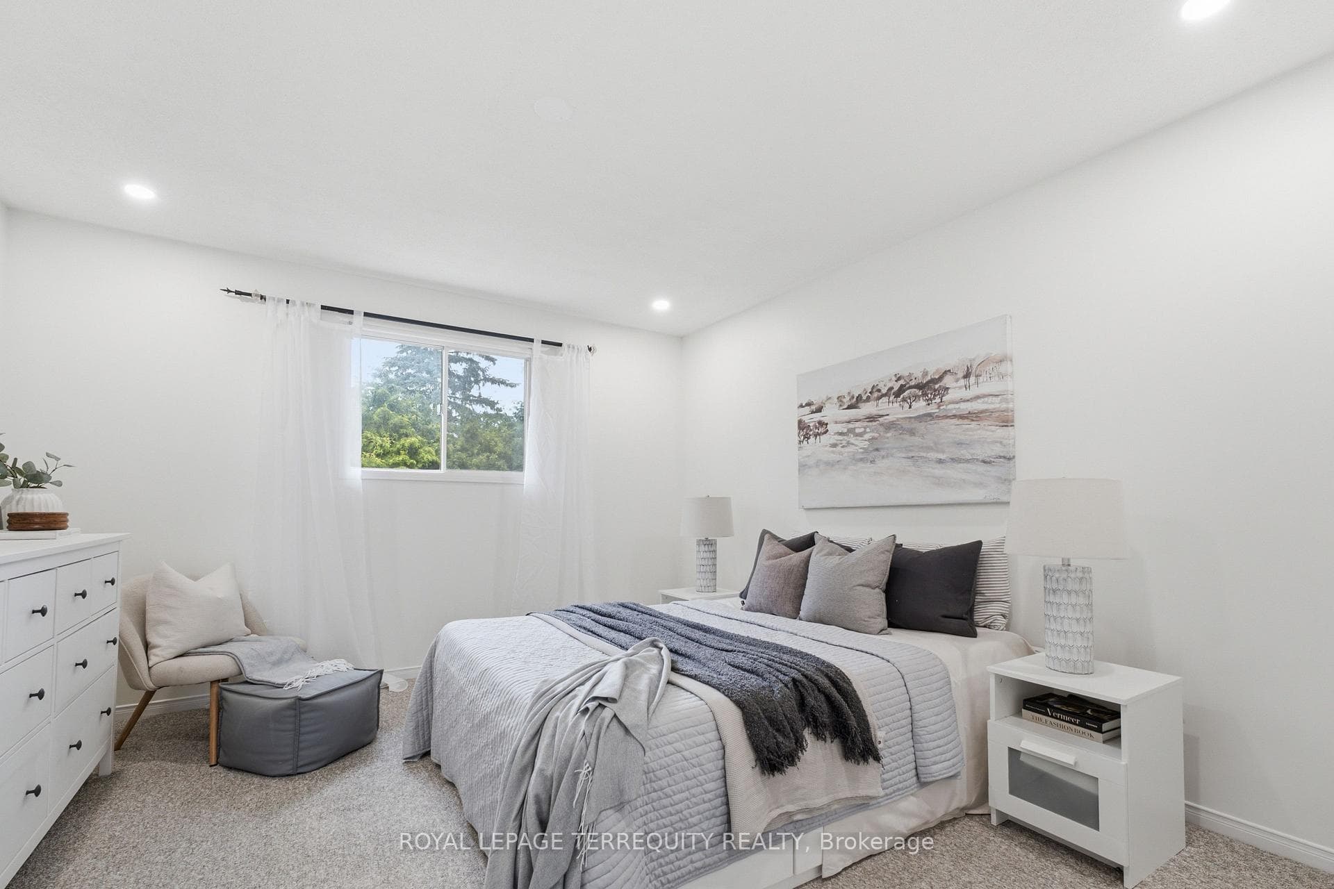 48 Borland Court photo 16