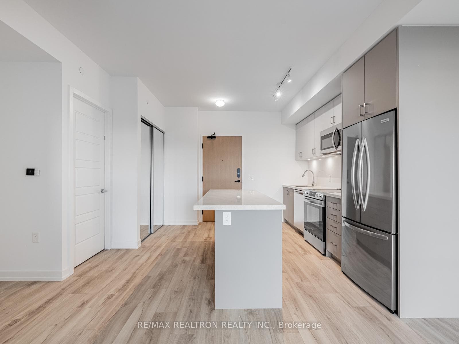 333 Sunseeker Avenue Unit 230 photo 6