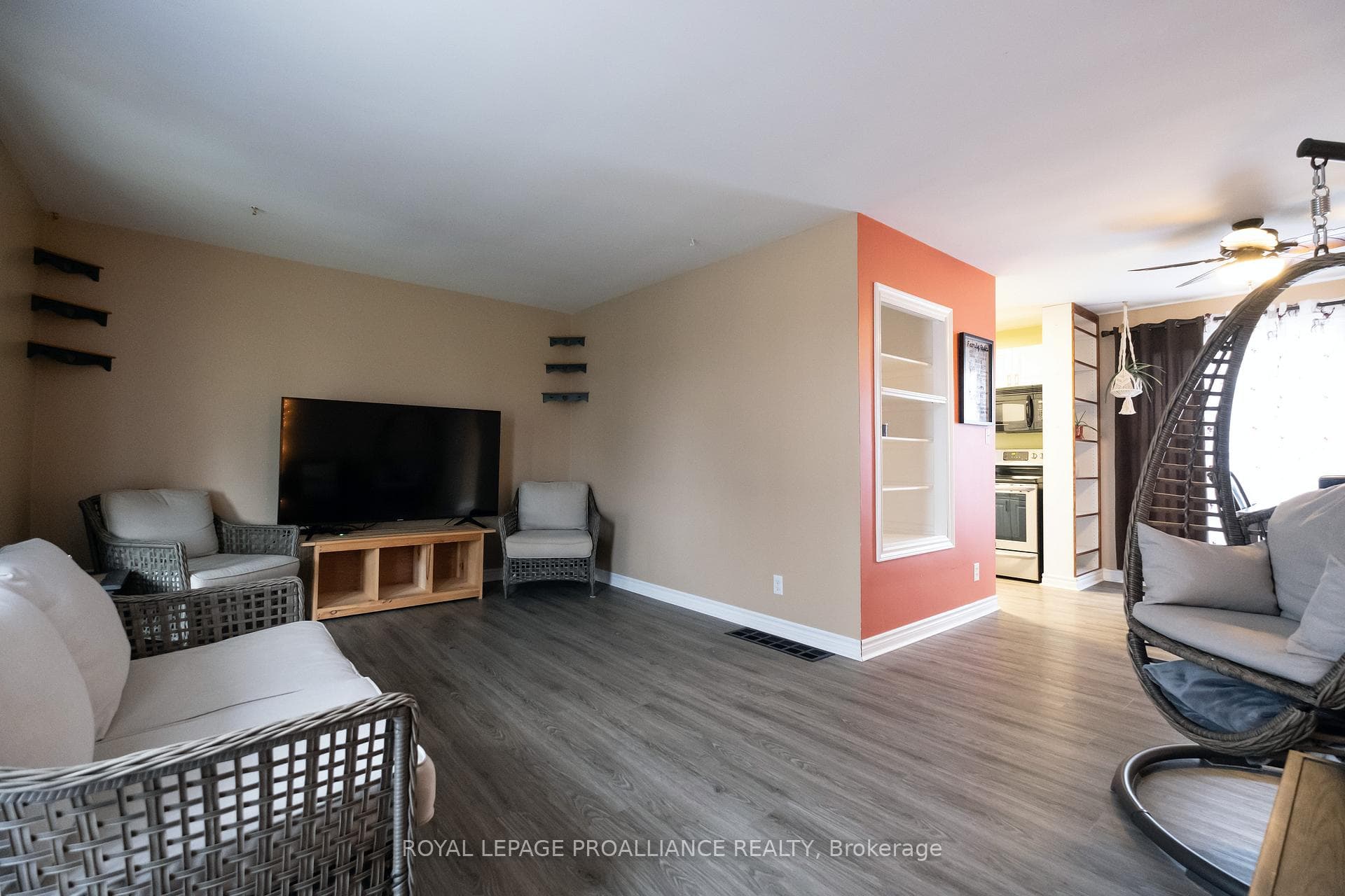 125 Aikins Road photo 9
