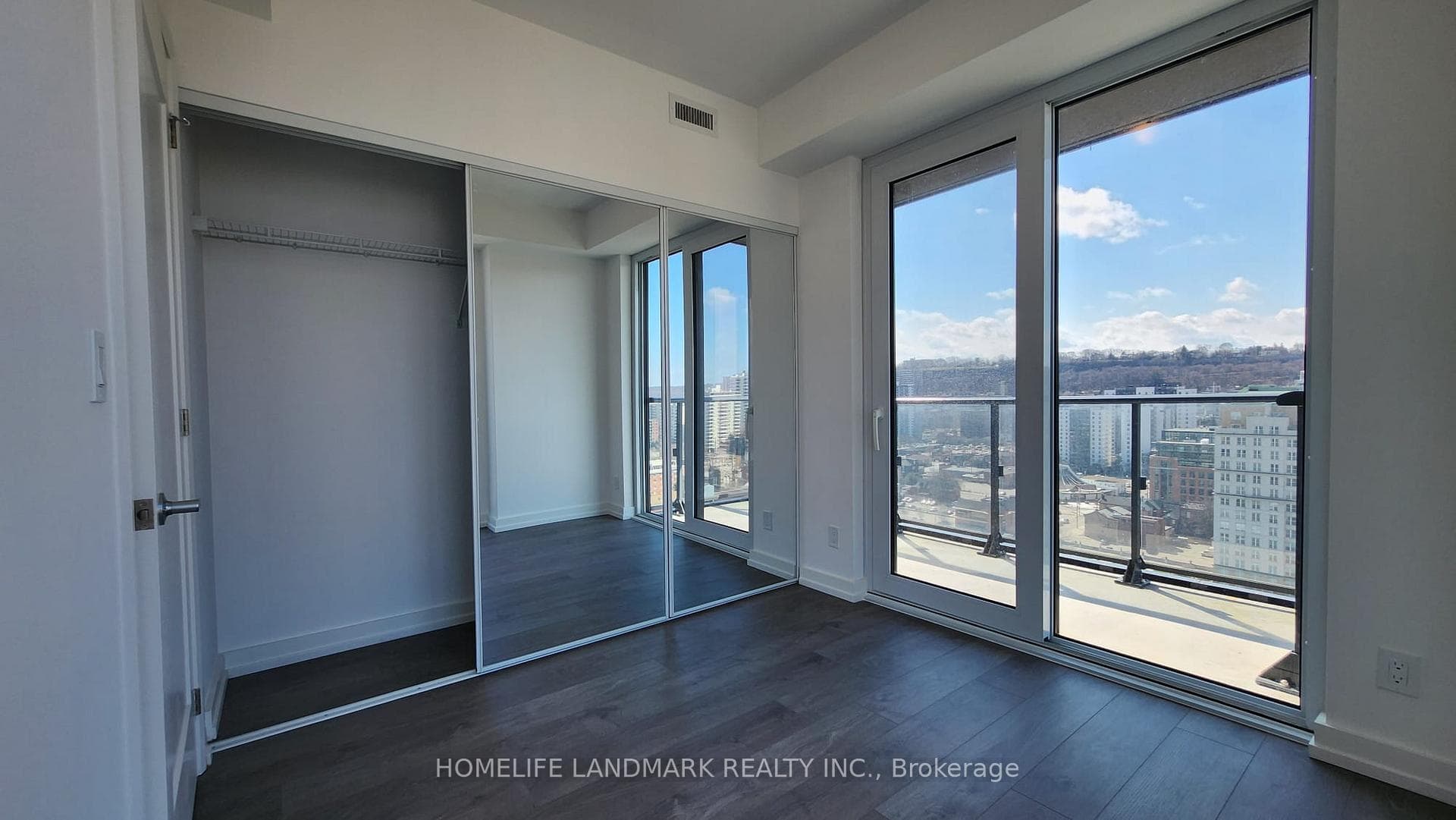 75 James Street Unit 1817 photo 12
