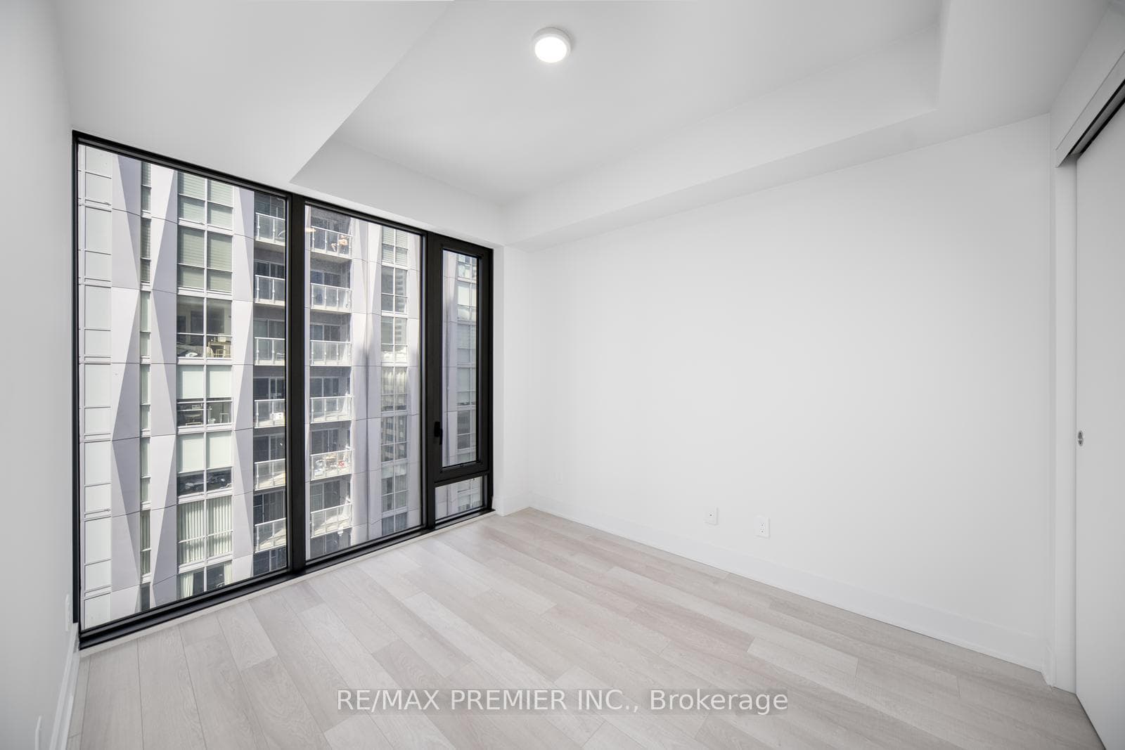 8 Cumberland Street Unit 4101 photo 15