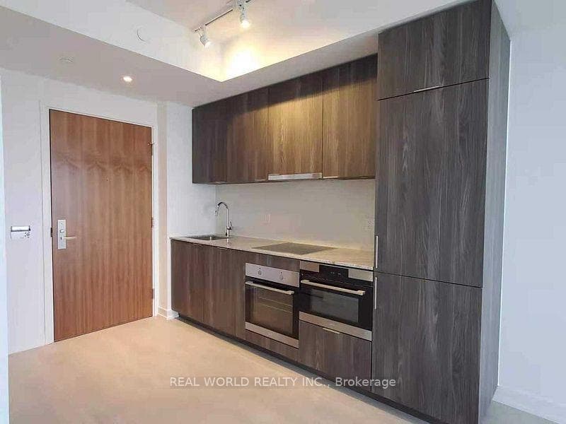 15 Queens Quay Unit 1510 photo 2
