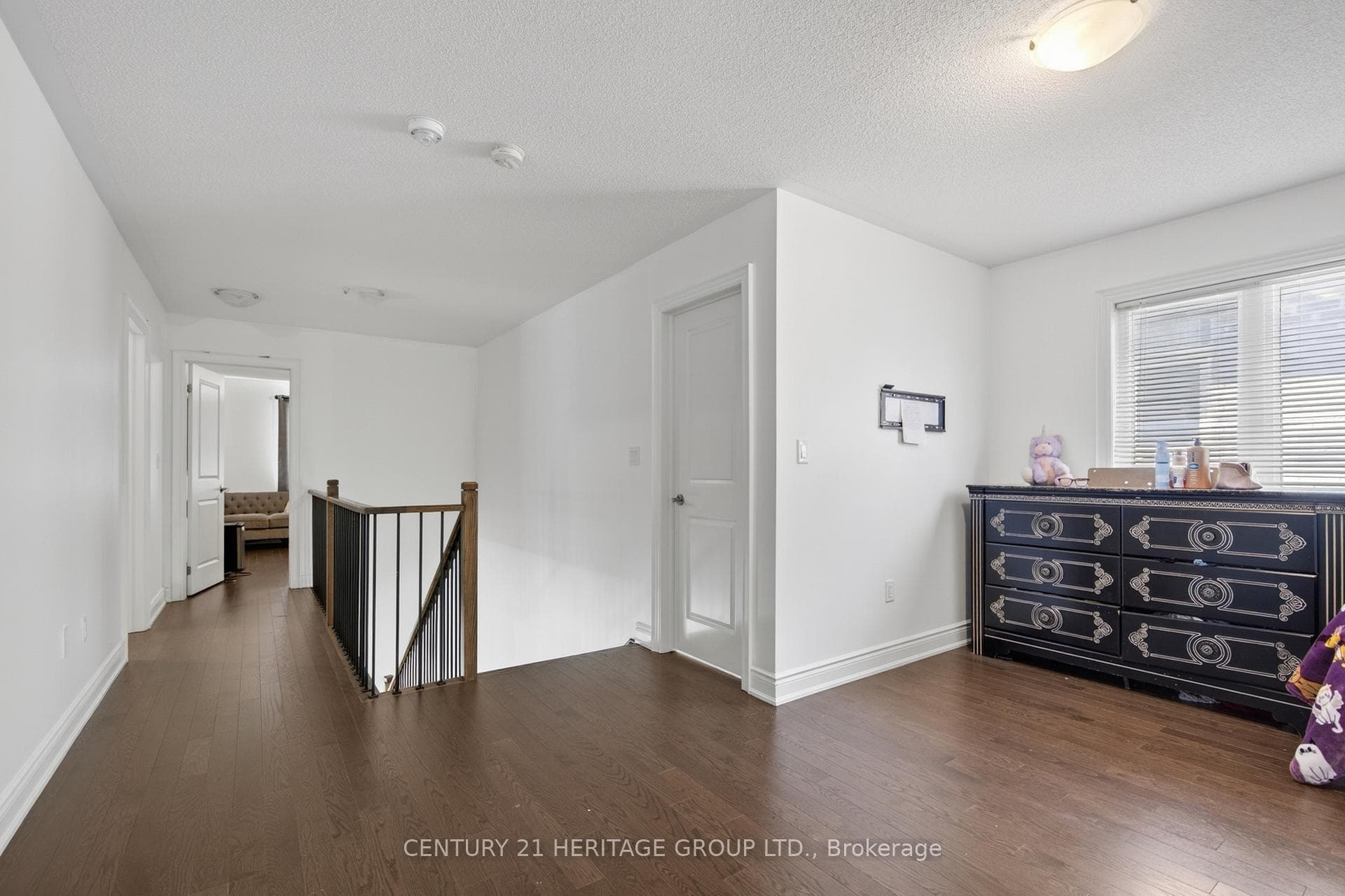77 Montrose Boulevard photo 15
