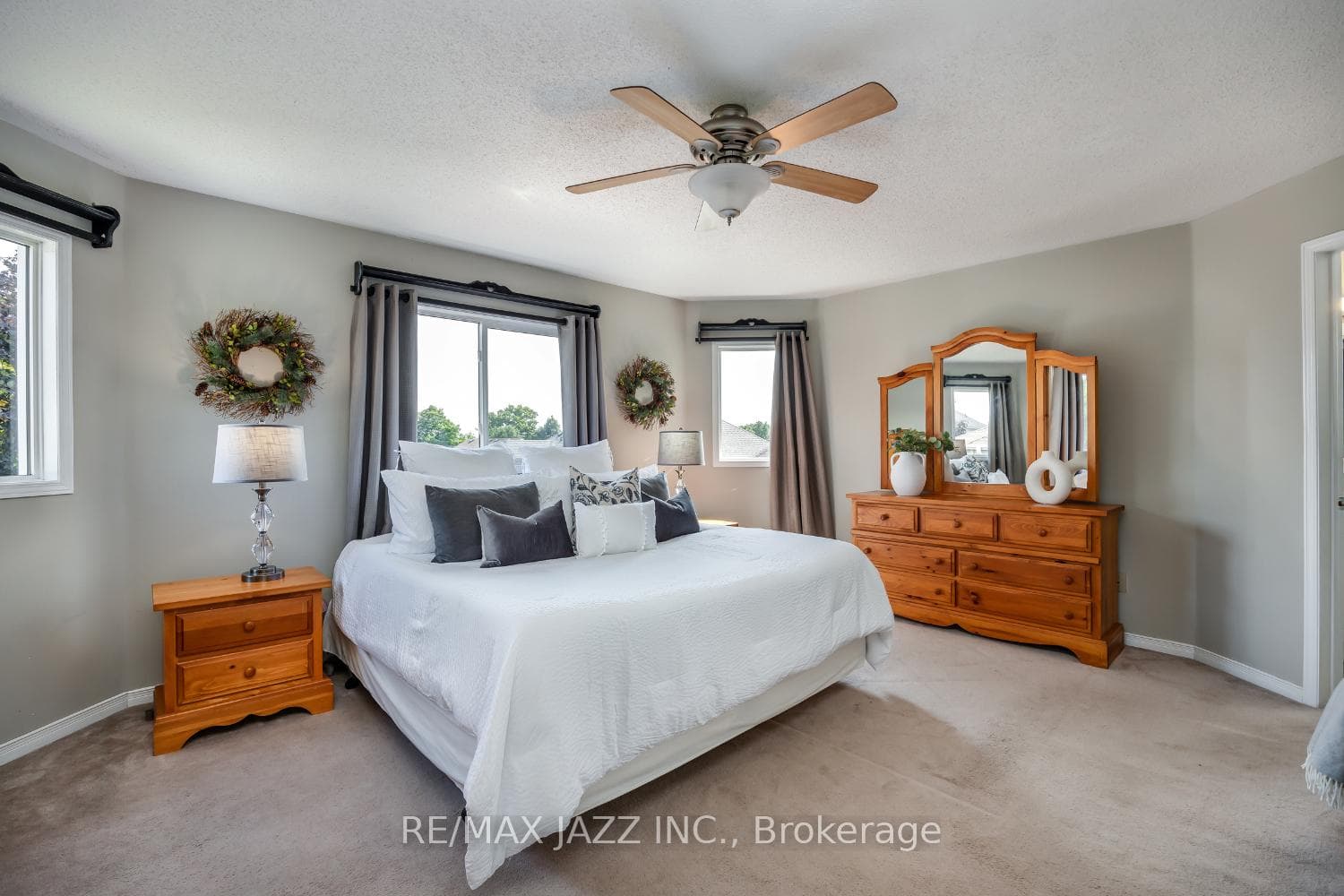 1035 Beatrice Street photo 22