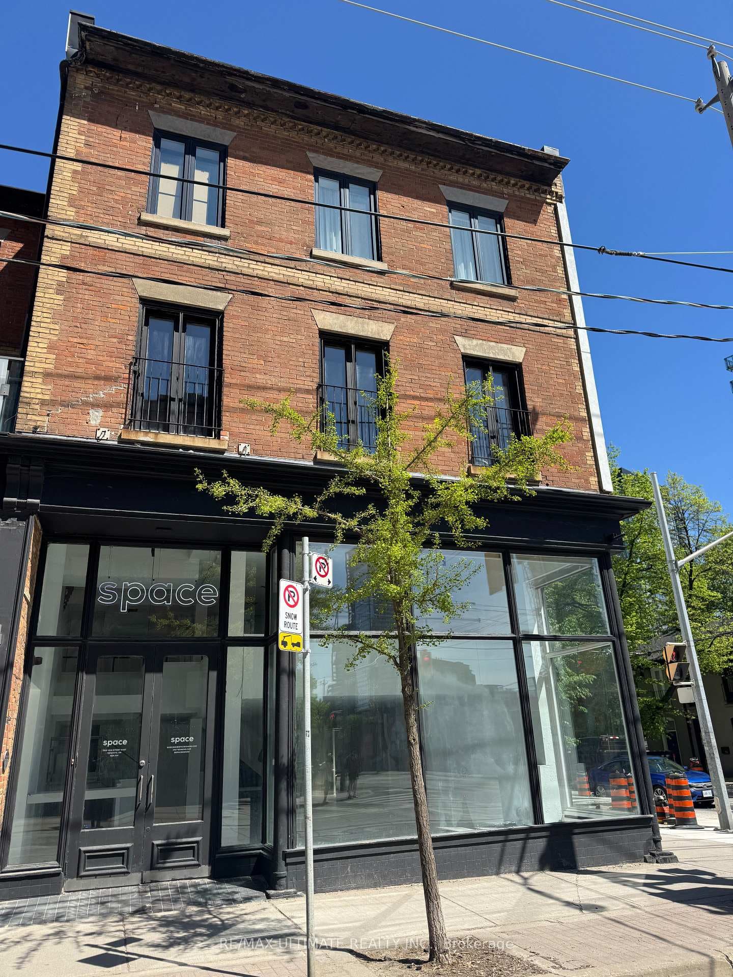 300 King Street photo 36