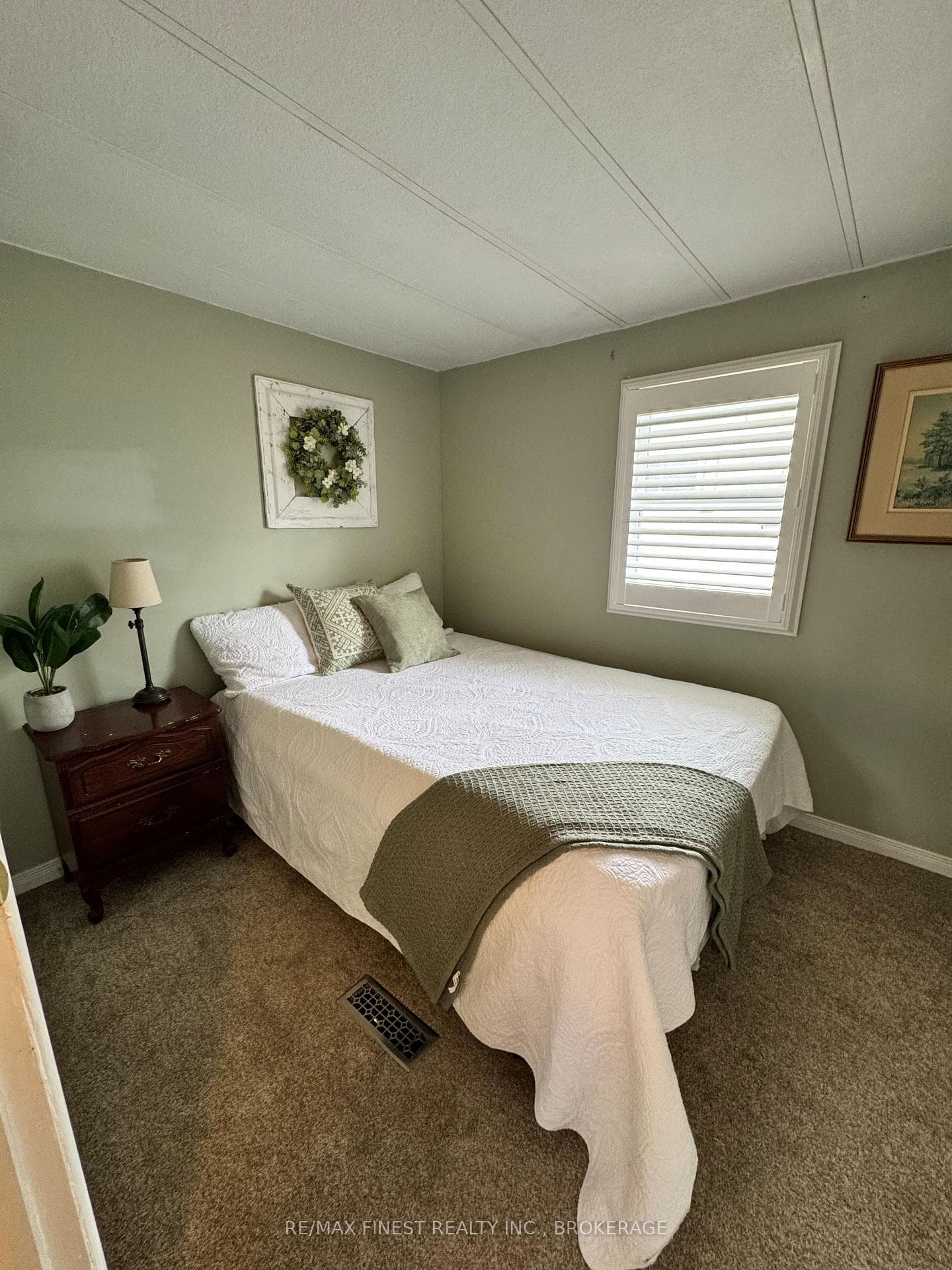 13 Wentworth Drive photo 9