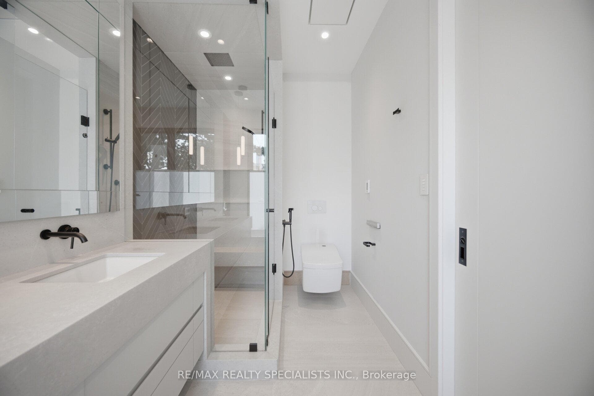 43 Summerhill Avenue photo 18