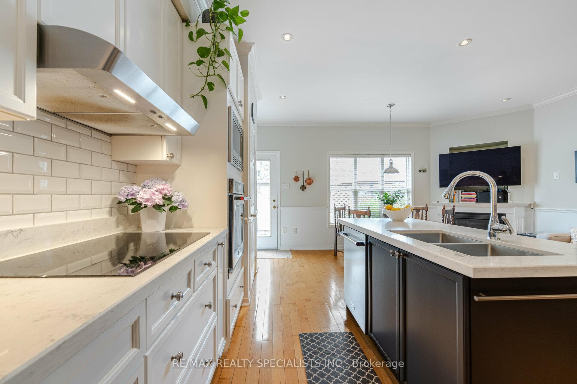 105 Gatwick Drive photo 13