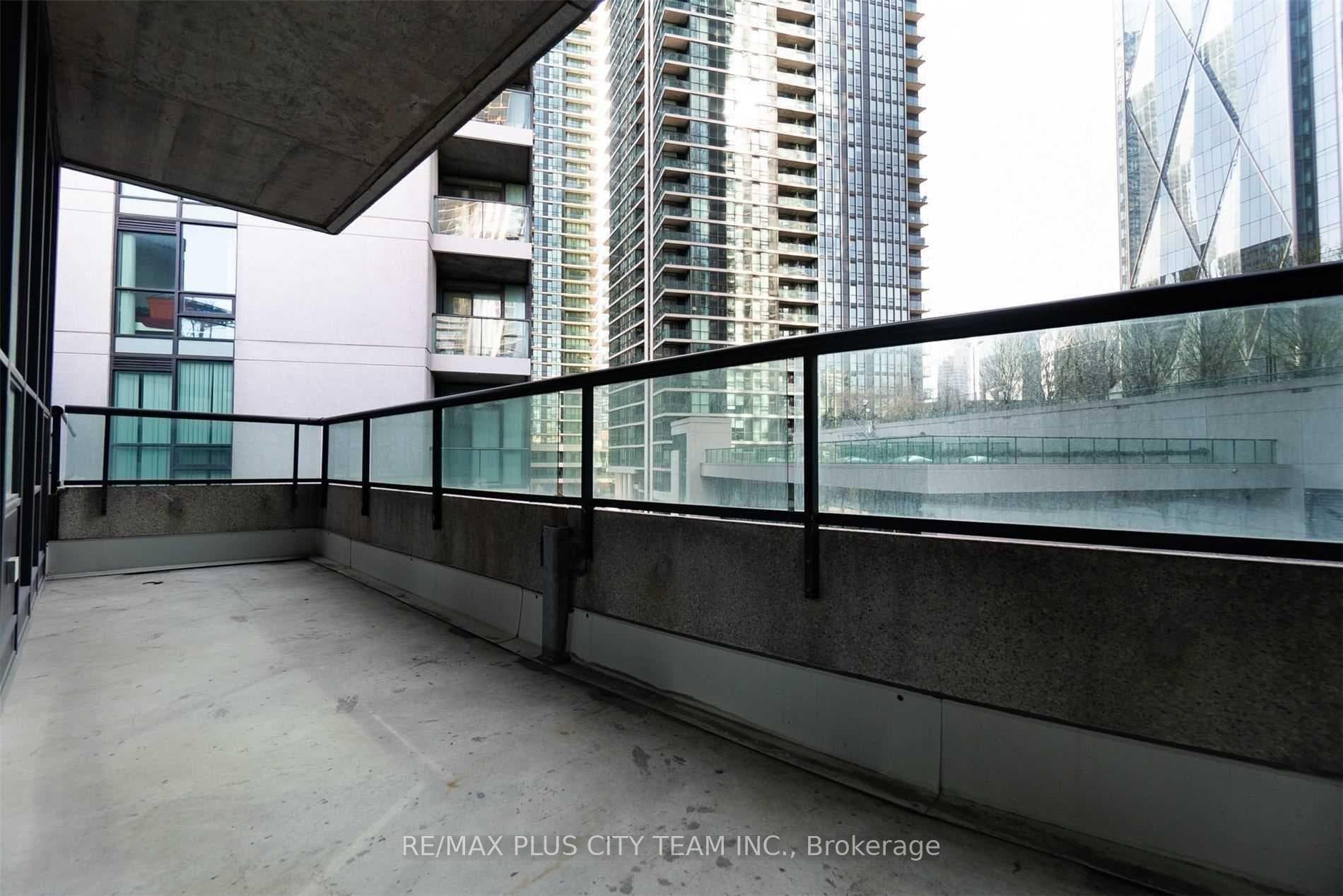 16 Yonge Street Unit 414 photo 17