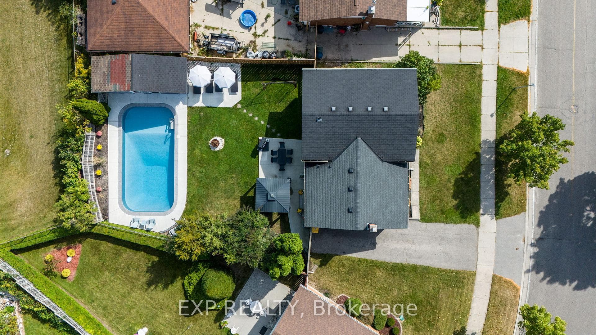 977 Osgoode Drive photo 4