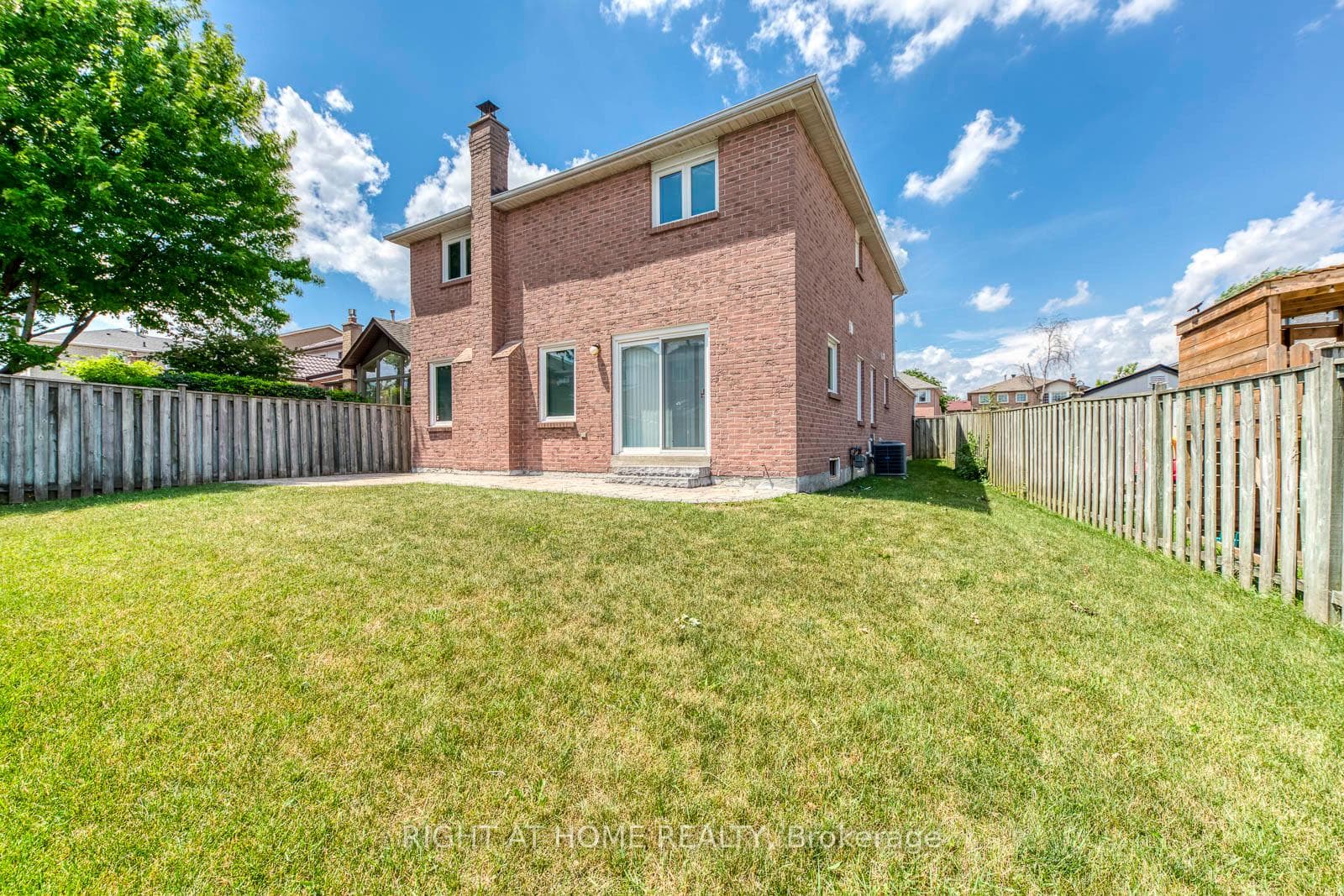 17 Nickel Crescent photo 36