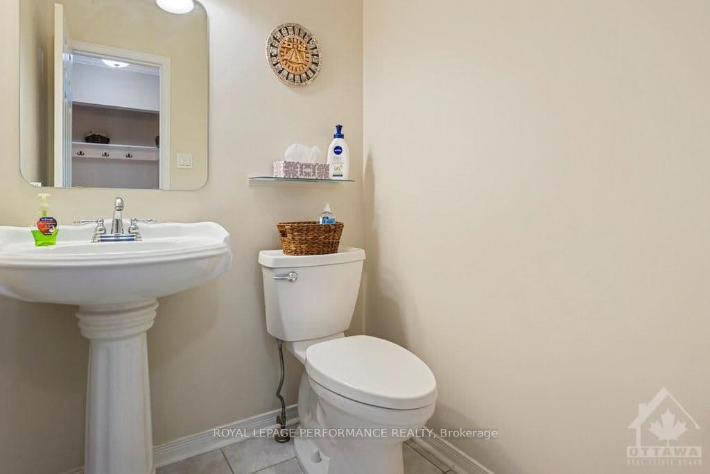 1843 CELESTE Way photo 11