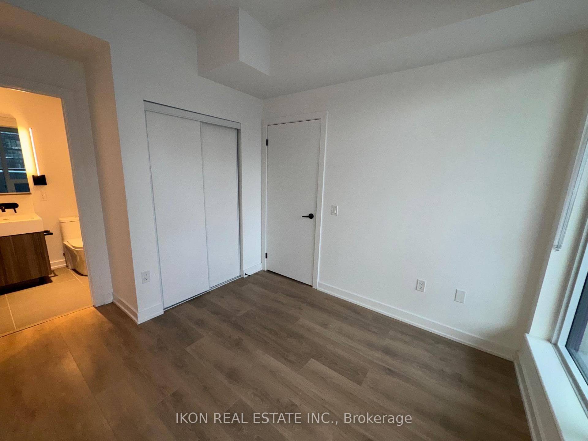 117 Broadway Avenue Unit 702 photo 15