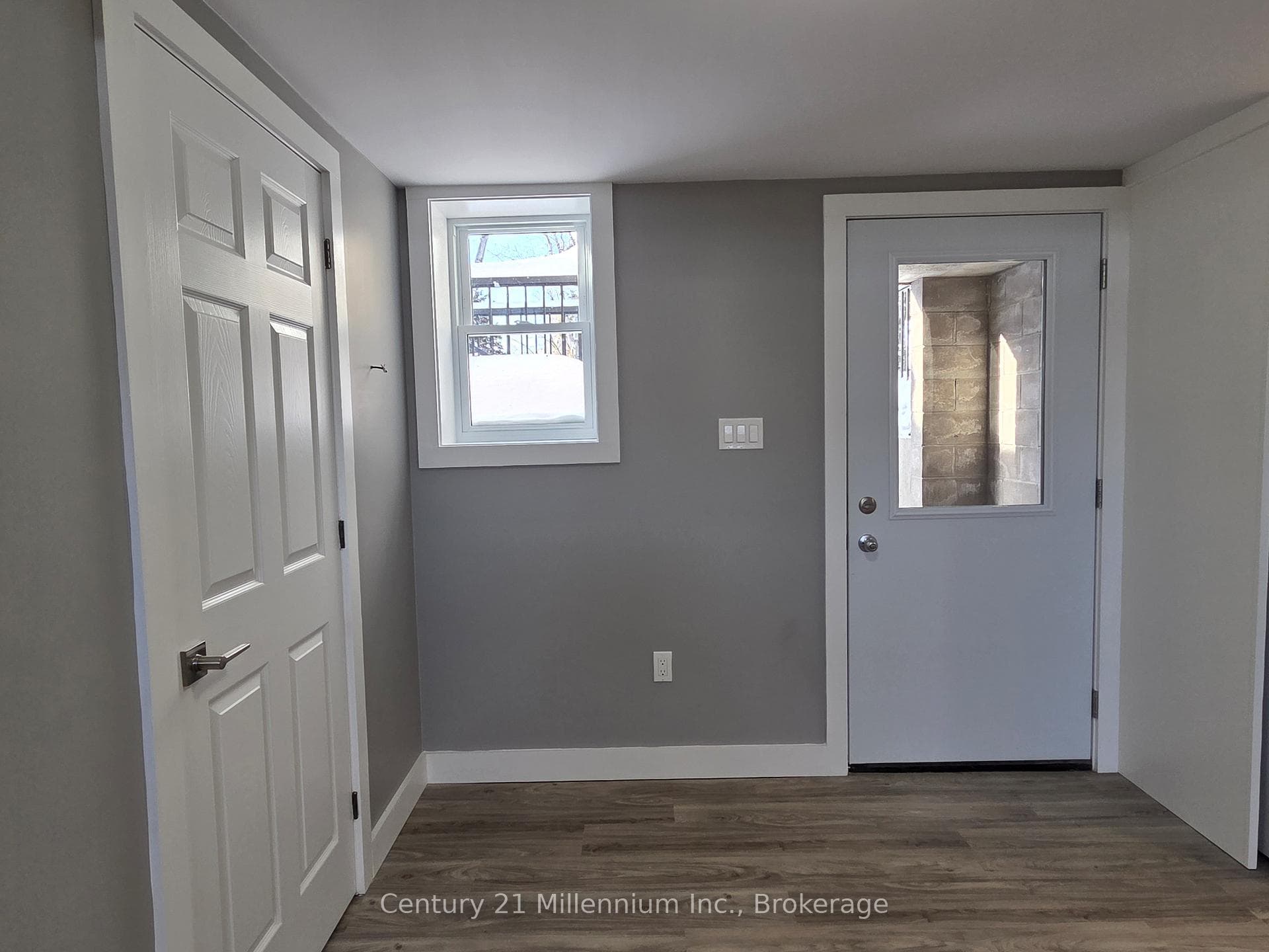 398 Kingsway Street Unit Unit 2 photo 6