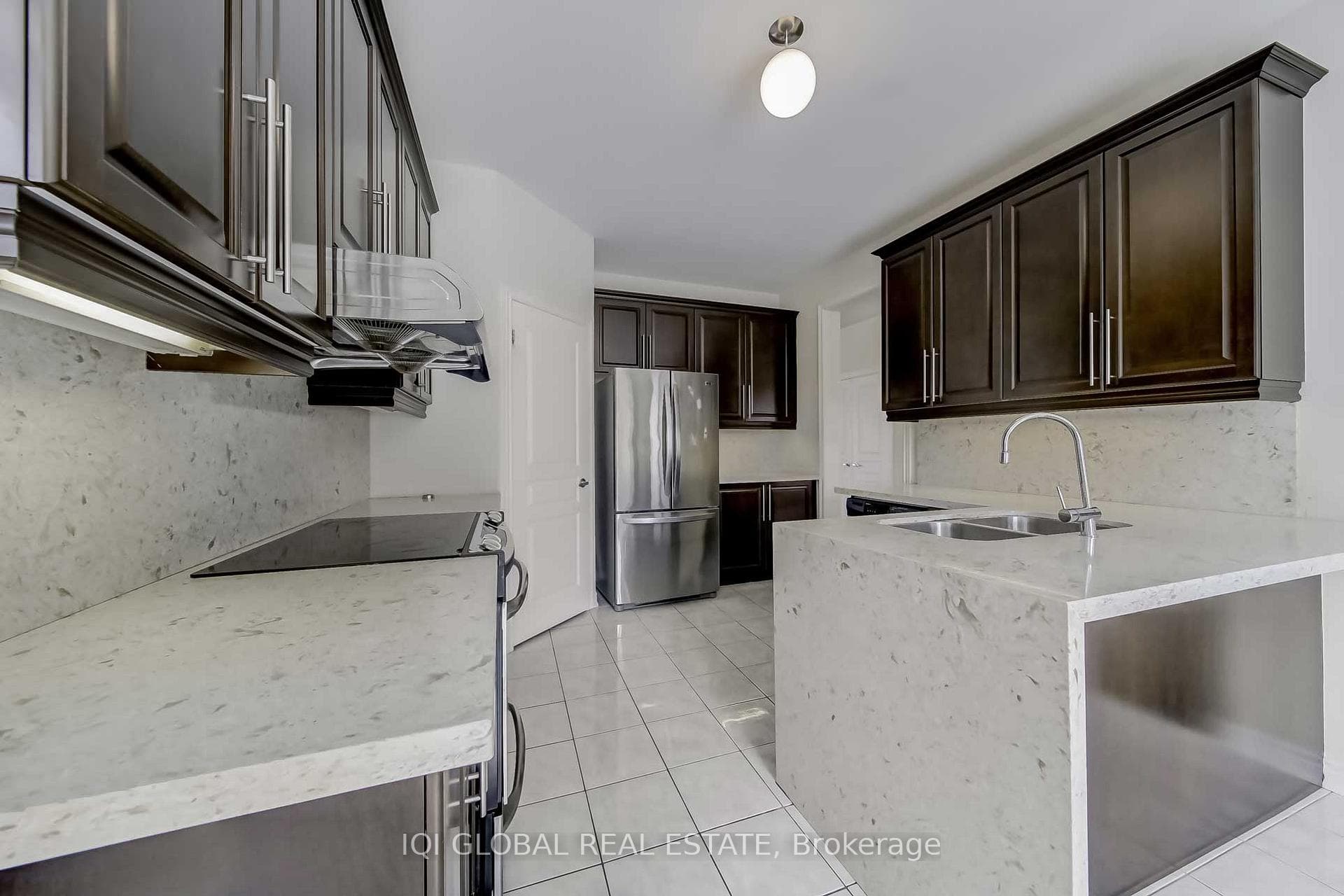 2 Bowkett Drive photo 13